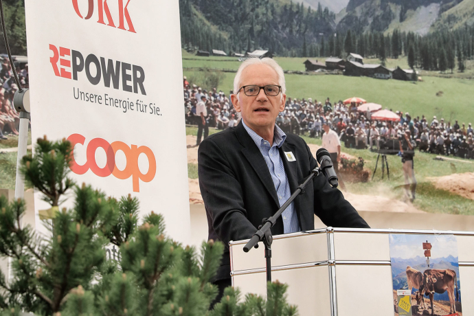 Grusswort vom damaligen Landammann Tarzisius Caviezel.