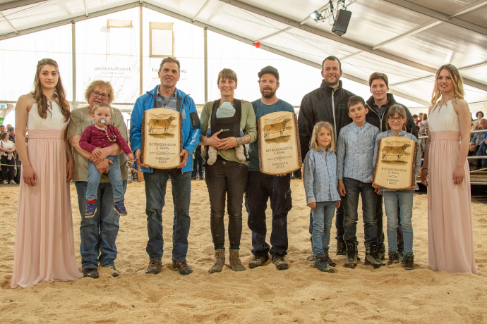 Betriebsmeister agrischa 2023 Ilanz (Braunvieh Schweiz) Betriebsmeister agrischa 2023 Ilanz