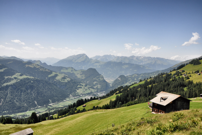 Blick vom Fanaserberg ins Bündner Rheintal