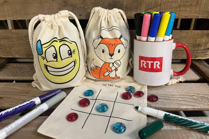 Tic-Tac-Toe bei RTR basteln (©RTR) Tic-Tac-Toe bei RTR basteln