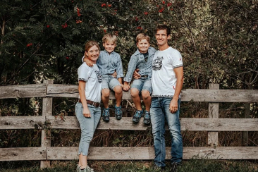 Familie Daniel und Annina Nett aus Pany.